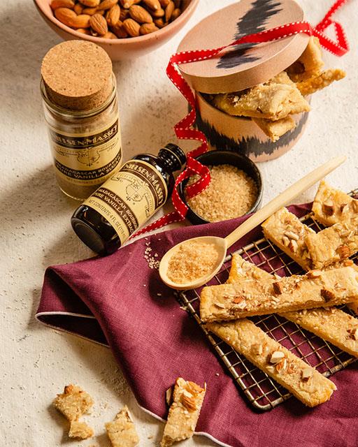 Brune Stenger: Norwegian Brown Stick Cookies