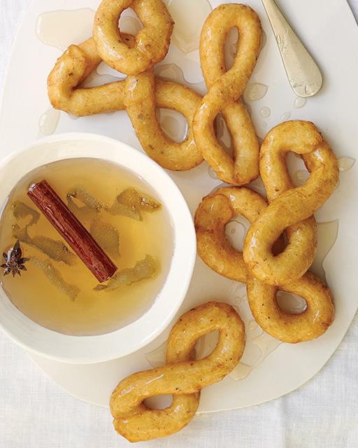 Buñuelos de Anís con Almíbar - Anise Fritters with Syrup