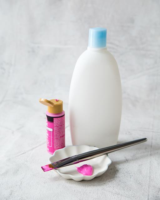 Pigs! Pigs! Pigs! - Piggies Made from Upcycled Plastic Bottles!